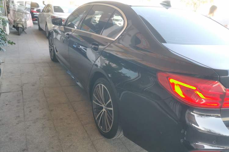 Used BMW 5 Series 2020 530Li Luxury Edition M Sport Package
