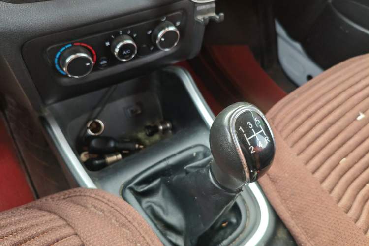 Used Jinbei Gold Hiace M Classic 2022 1.5L Engineering Lion Passenger Vehicle 6 Seats
