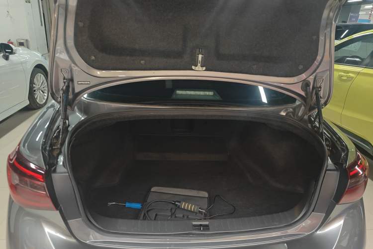 Used Infiniti Q50L 2018 2.0T Enjoyment Version China VI Standard