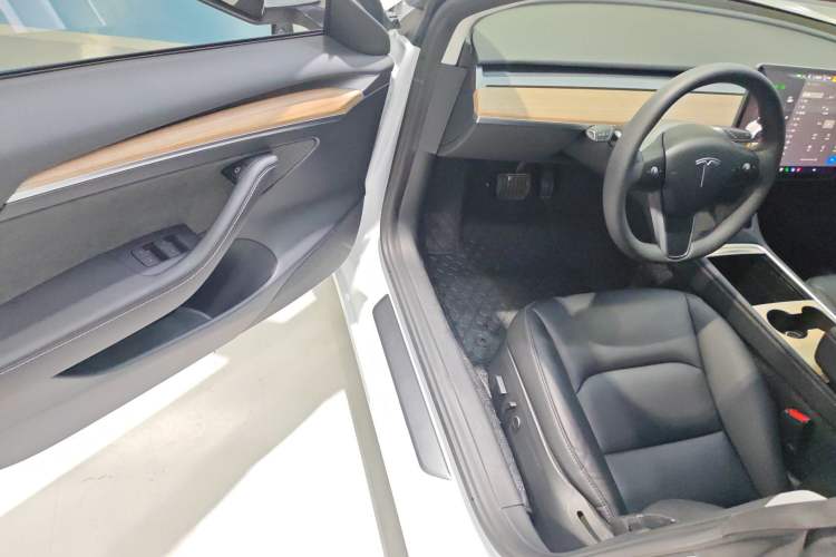 Used Tesla Model 3 2022 Rear-Wheel-Drive Version
