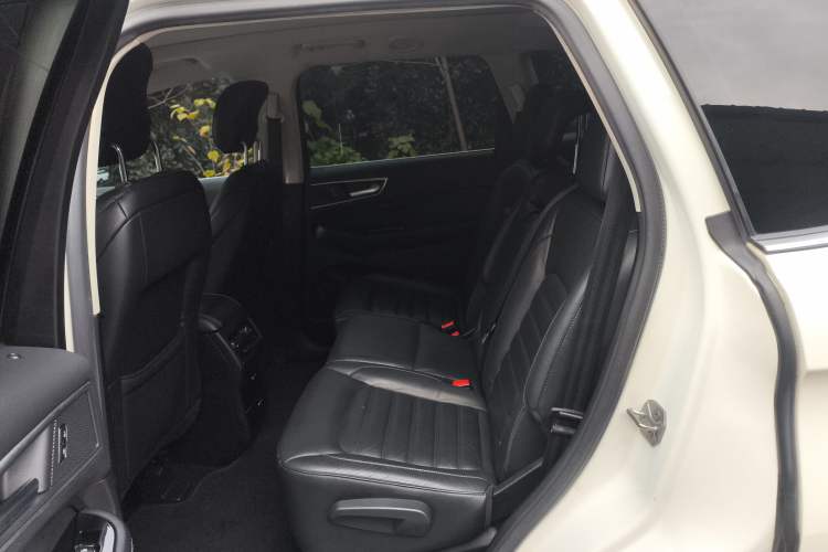 Used Ford Edge 2016 EcoBoost 245 Two-Wheel-Drive Titanium 7-Seater