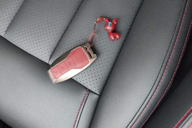 Used BYD Tang New Energy 2018 DM 2.0T All-Wheel Drive Smart Connectivity Luxury Model 7 Seats China V Emission Standard
