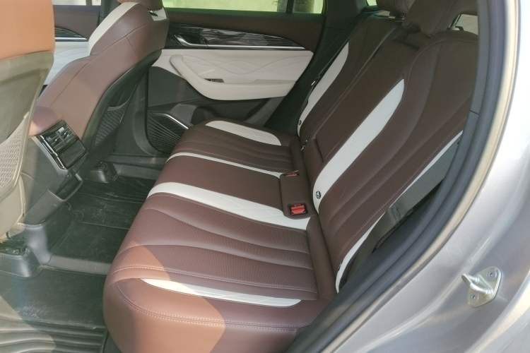 Used Geely Auto Monjaro L 2024 2.0TD High-Power Automatic Two-Wheel Drive Yunqi Version
