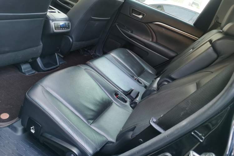 Used Toyota Highlander 2015 2.0T Four-Wheel Drive Ultimate Edition 7-Seater
