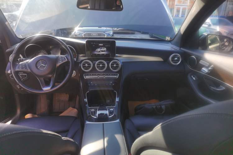 Used Mercedes-Benz GLC 2019 GLC 260 L 4MATIC Dynamic Model