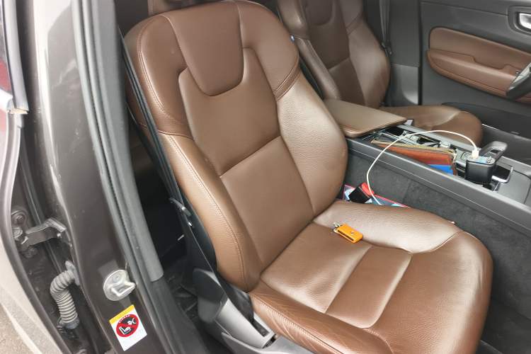 Used Volvo XC60 2024 B5 4x4 Smart Luxury Edition