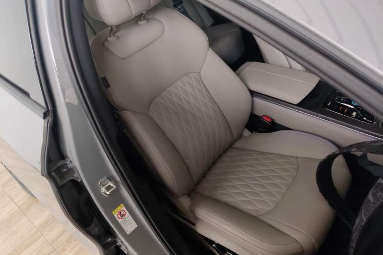 Used BYD Han 2025 EV with 701 km of Laser Radar-Enabled Intelligent Driving