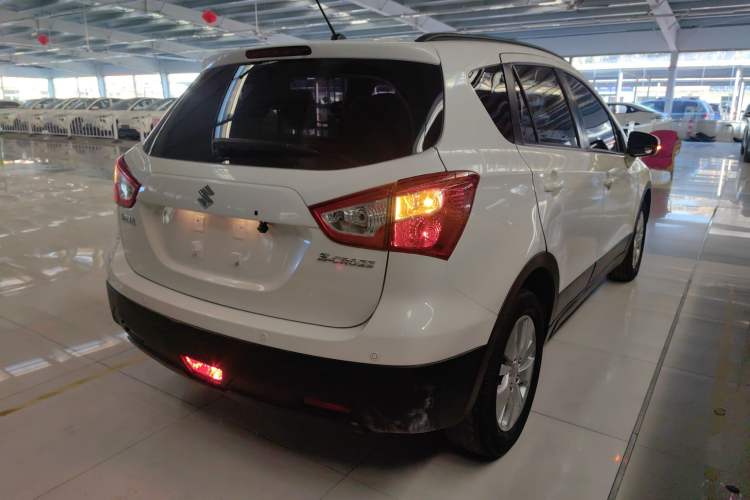 Used Suzuki S-Cross 2015 1.6L CVT Two-Wheel Drive Entry-Level Trim