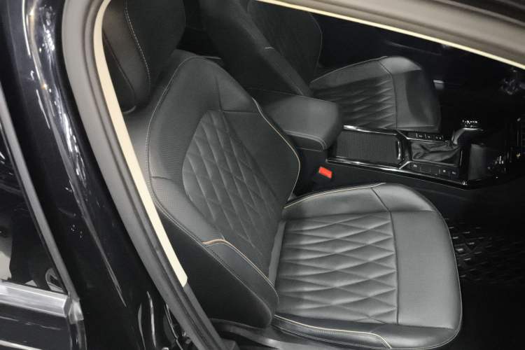 Used Volkswagen Passat 2020 Facelift 380TSI Prestige Edition China VI Standard
