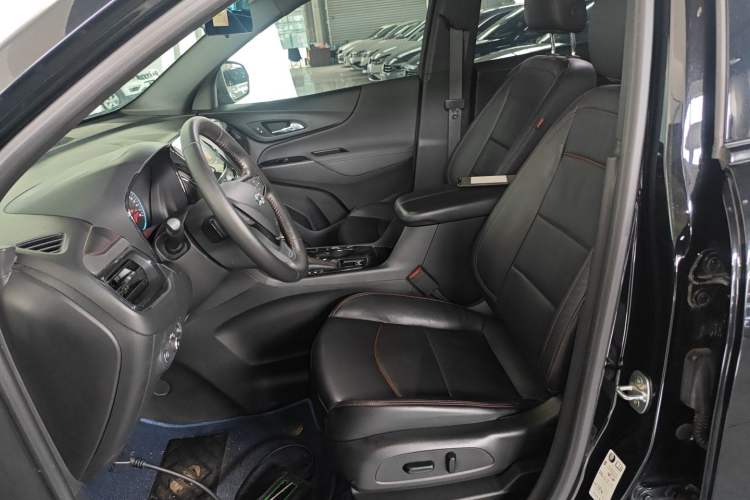 Used Chevrolet Equinox 2021 550T RS Smart Boundary-Pushing Edition
