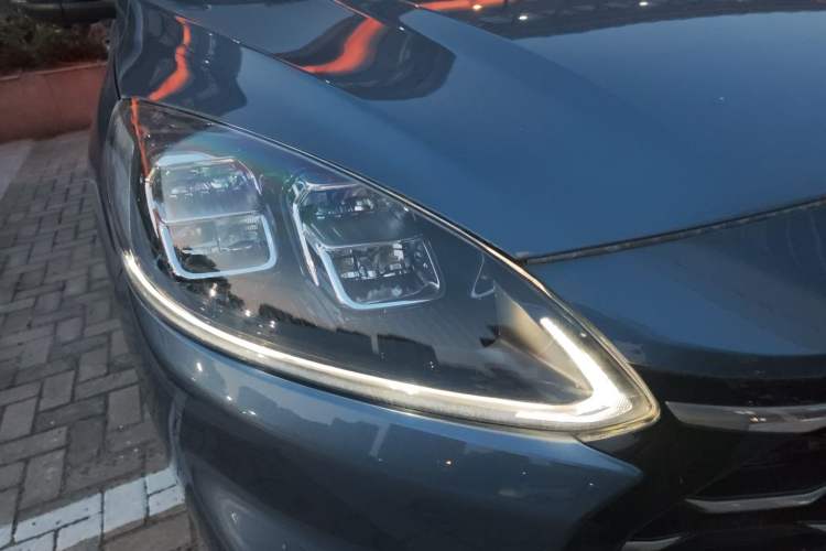 Used Ford Escape 2020 EcoBoost 245 Two-Wheel-Drive Titanium Edition
