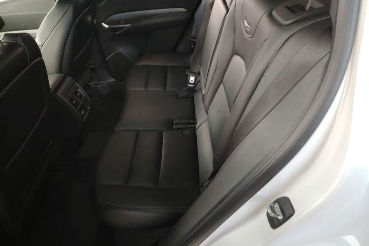 Used Cadillac XT4 2020 28T Two-Wheel-Drive Leading Version
