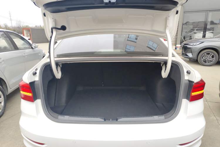 Used Volkswagen Lavida 2019 1.5L Automatic Comfort Edition China VI Standard