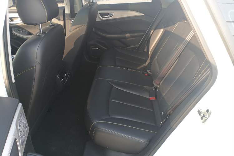 Used Roewe i6 MAX New Energy 2022 EV 500 Grand Touring Edition with Sunroof