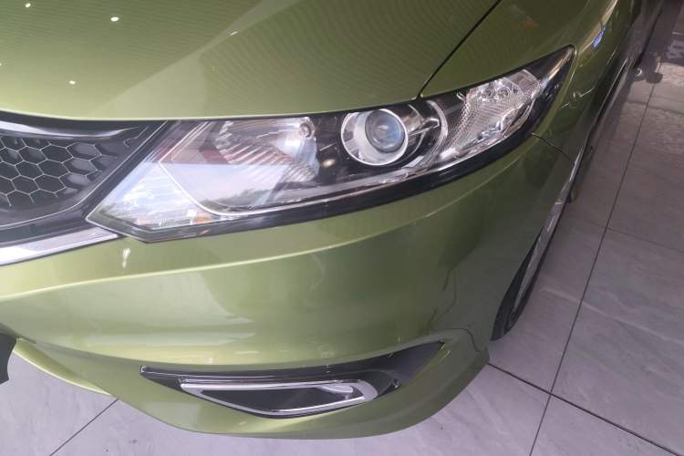 Used Honda Jade 2013 1.8L automatic Comfort version 5 seats
