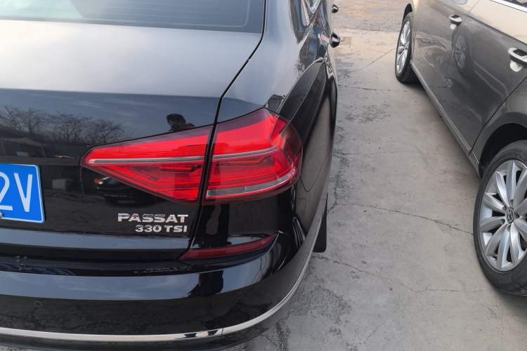 Used Volkswagen Passat 2017 330TSI DSG Luxury Edition
