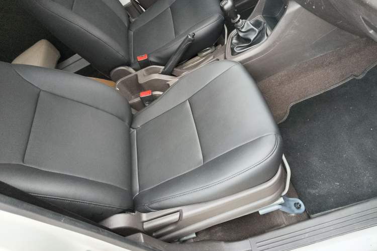 Used Wuling Hongguang V 2022 1.5L Jingqu Version Hydraulic Power Steering LAR
