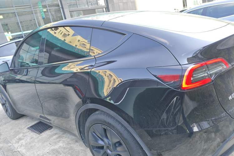 Used Tesla Model Y 2023 Rear-Wheel-Drive Version
