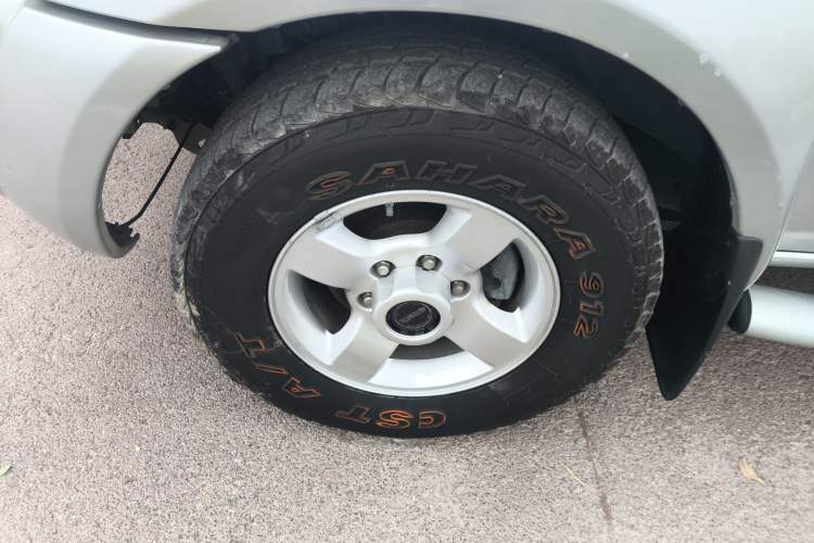 Used Nissan Paladin 2013 2.4L 4x4 Luxury Version China V Standard
