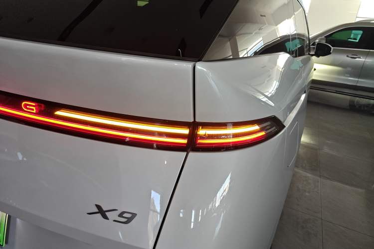 Used XPeng X9 2025 740 Ultra-Long Range Max
