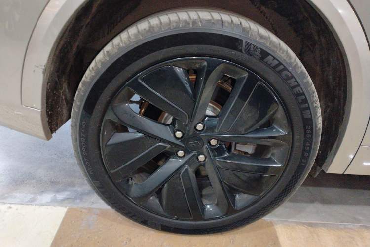 Used Li Auto L9 2022 Max model