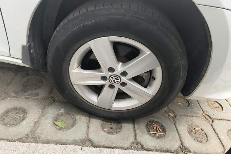 Used Volkswagen Bora 2013 1.6L Manual Fashion Edition