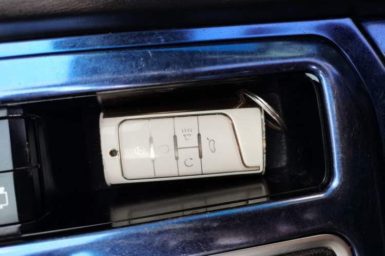 Used GAC Trumpchi GS8 2017 320T Two-Wheel Drive Luxury Smart Connectivity Version (7 Seats)
