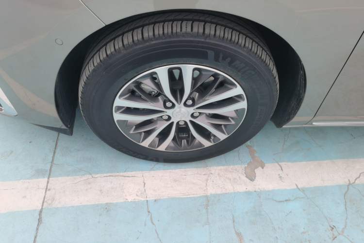 Used Buick GL8 2023 ES Lu Zun Deluxe Model
