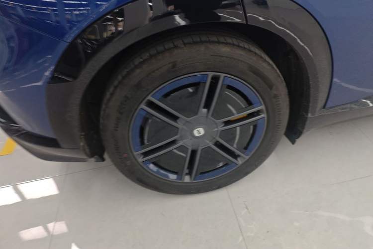 Used  YU7 2025 Ultra-Long Range High-Performance All-Wheel-Drive Max Edition