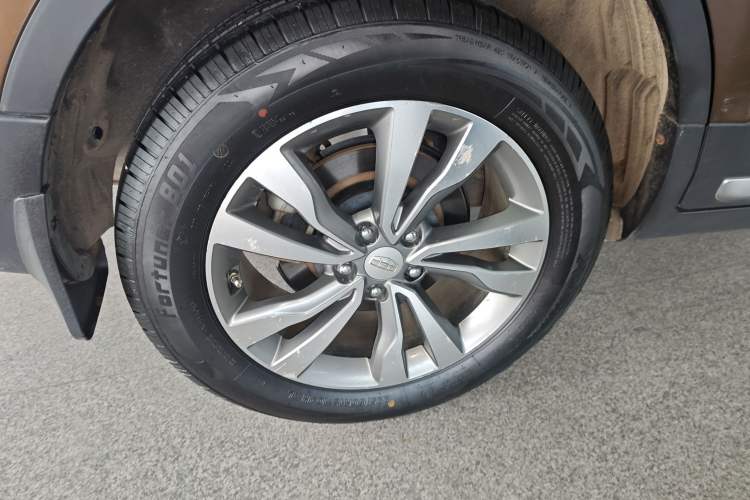 Used Geely Auto Emgrand X7 Sport 2016 2.0L Manual Smart Connect Version
