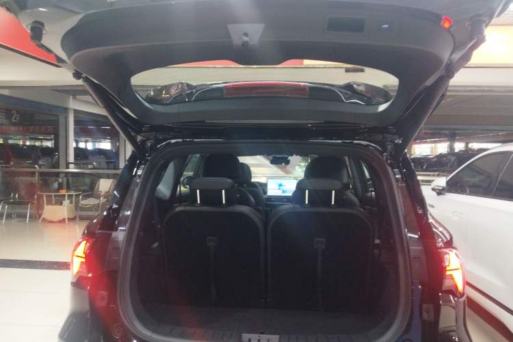 Used Geely Auto Haoyue L 2025 2.0T DCT Luxury Edition
