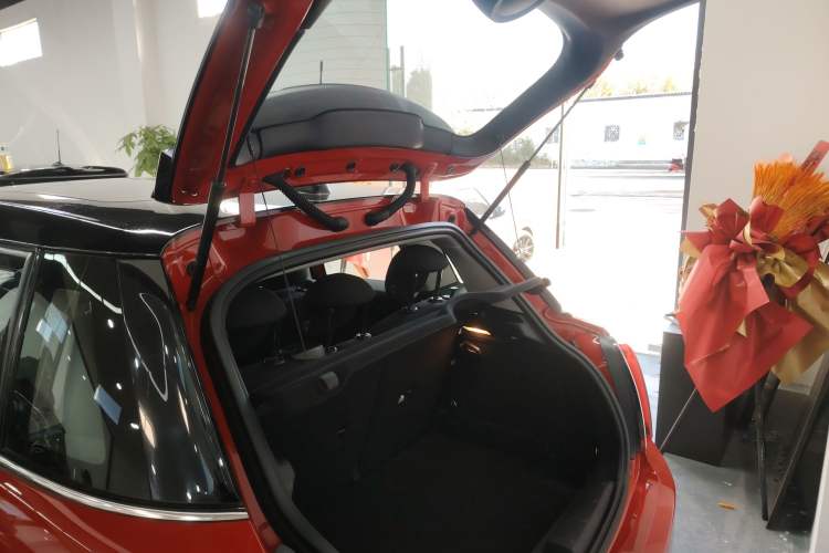 Used  MINI 2019 1.5T COOPER Classic Edition Five-Door Version