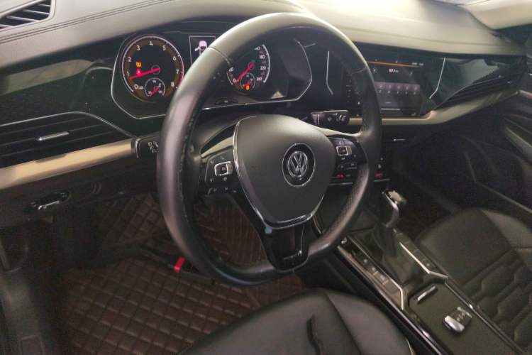 Used Volkswagen Passat 2020 330TSI Elite Edition China VI
