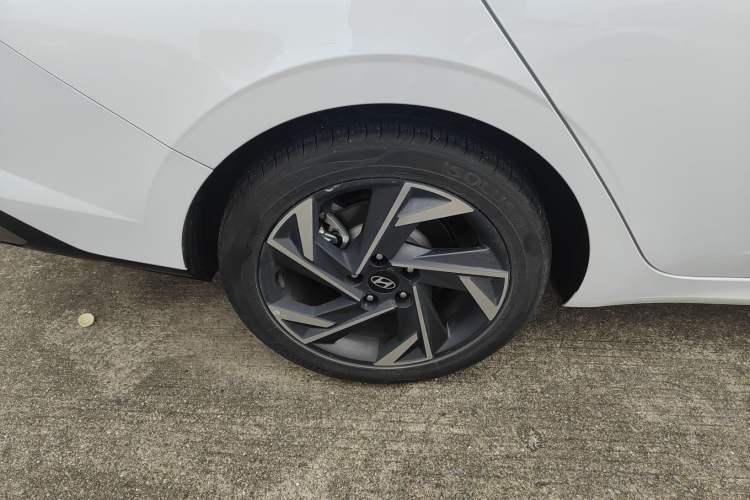 Used Hyundai Elantra 2023 1.5L CVT LUX Prestige Edition
