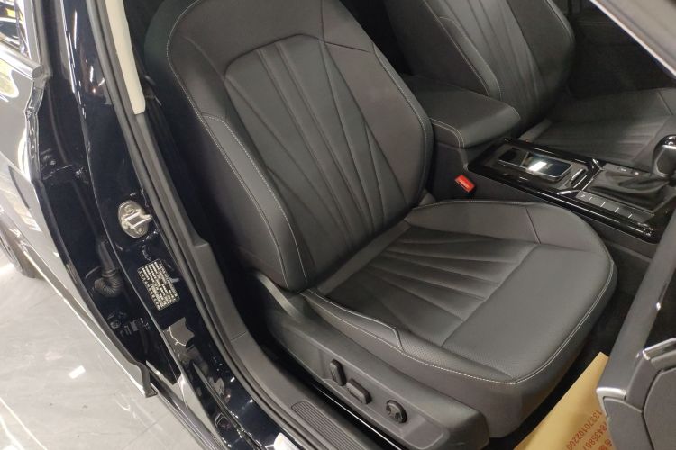 Used Volkswagen Passat 2025 Outstanding Model 330TSI Elite Edition
