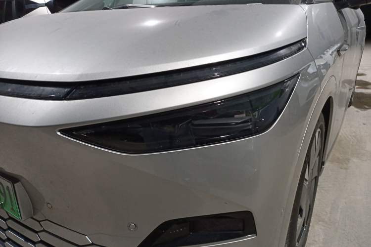 Used XPeng X9 2024 702 Ultra-Long Range Max
