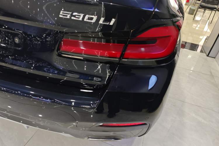 Used BMW 5 Series 2021 530Li Leading Model M Sport Package
