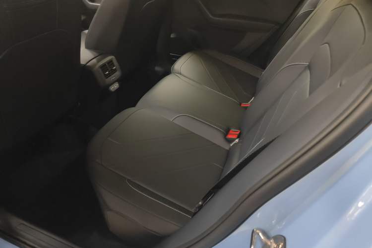 Used Volkswagen Tharu 2025 NewRui 300TSI Prestige Edition
