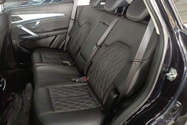 Used JETOUR X70 PLUS 2023 1.5T DCT Brave PLUS 5-Seater
