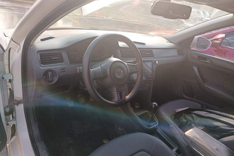 Used Volkswagen Santana 2015 1.6L Manual Fashion Edition