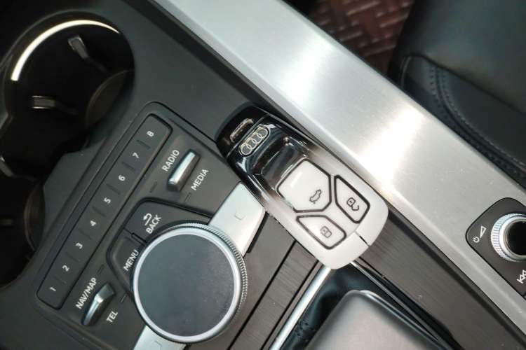 Used Audi A4L 2019 40 TFSI Sporty Version China VI
