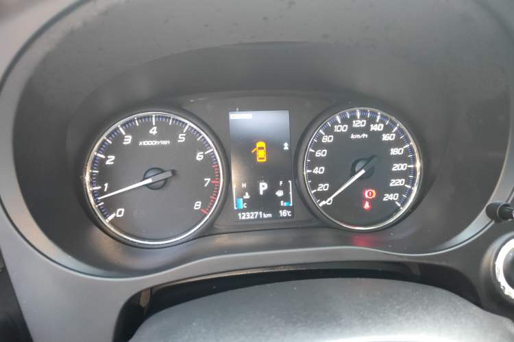 Used Mitsubishi Outlander 2016 2.4L 4x4 Luxury Edition 7-Seater