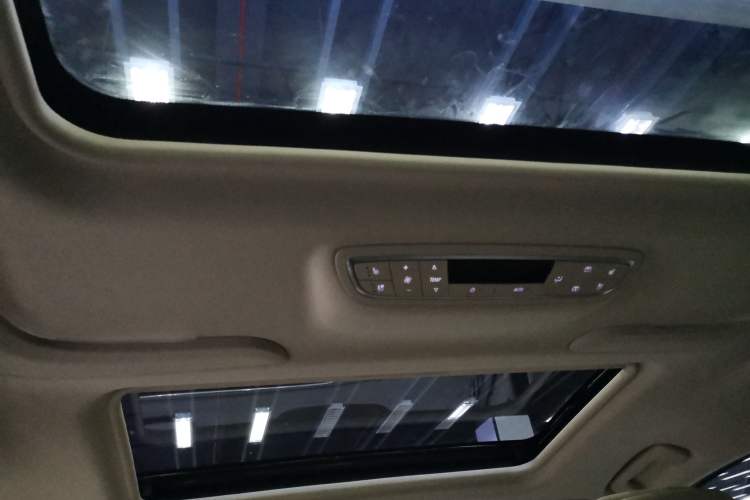 Used Buick GL8 2022 ES Land Cruiser 653T Luxury Model
