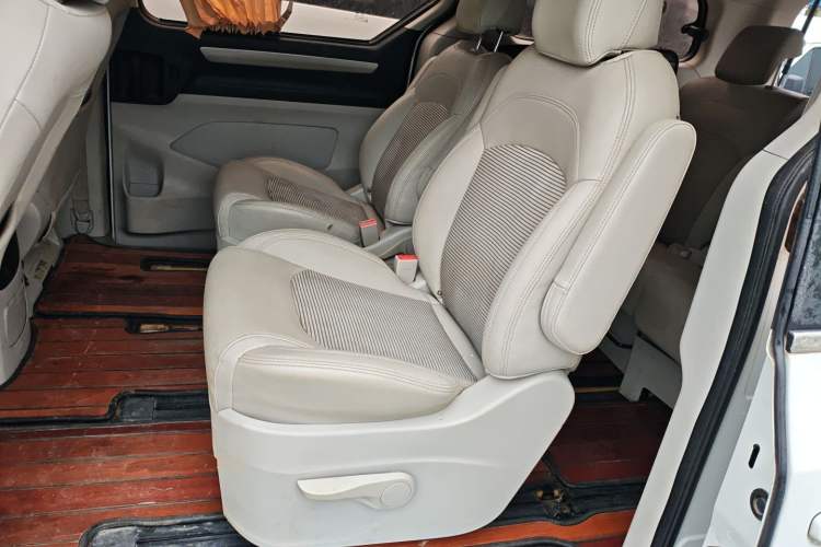 Used SAIC MAXUS G10 2018 PLUS 1.9T Manual Elite Edition Diesel
