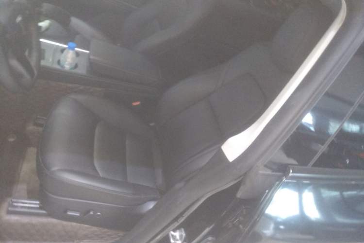 Used Tesla Model Y 2023 Rear-Wheel-Drive Version
