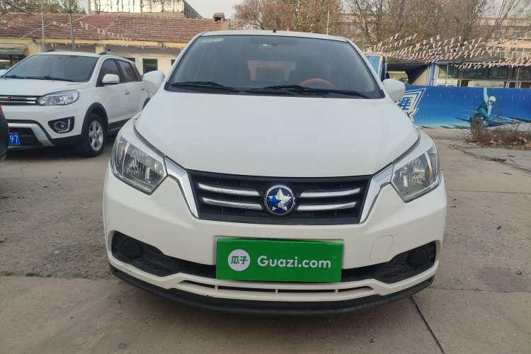 Used Venucia R50 2015 1.6L Automatic Fashion Edition
