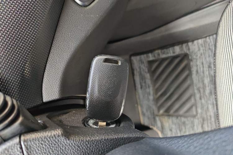 Used Wuling Hongguang 2019 1.5L S Basic Version China VI Standard LAR
