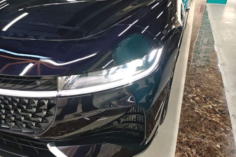 Used VOYAH PASSION 2024 PHEV Four-Wheel Drive Ultra-Long Range Flagship Model
