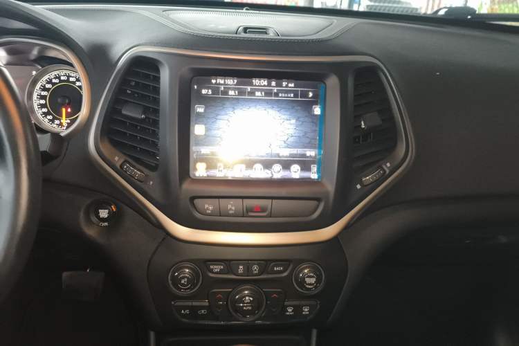 Used  Cherokee 2016 2.4L Superior Edition
