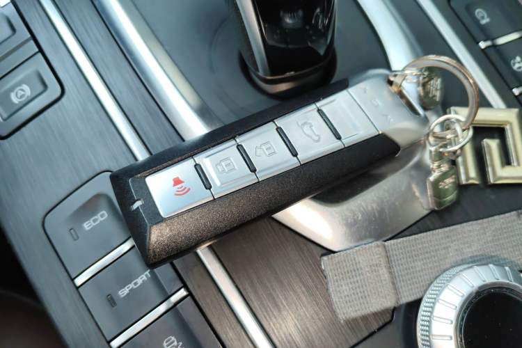 Used Wey VV6 2018 2.0T Two-Wheel Drive Flagship Version China V Standard
